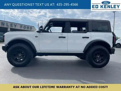 2023 Ford Bronco Wildtrak 4x4 photo 2