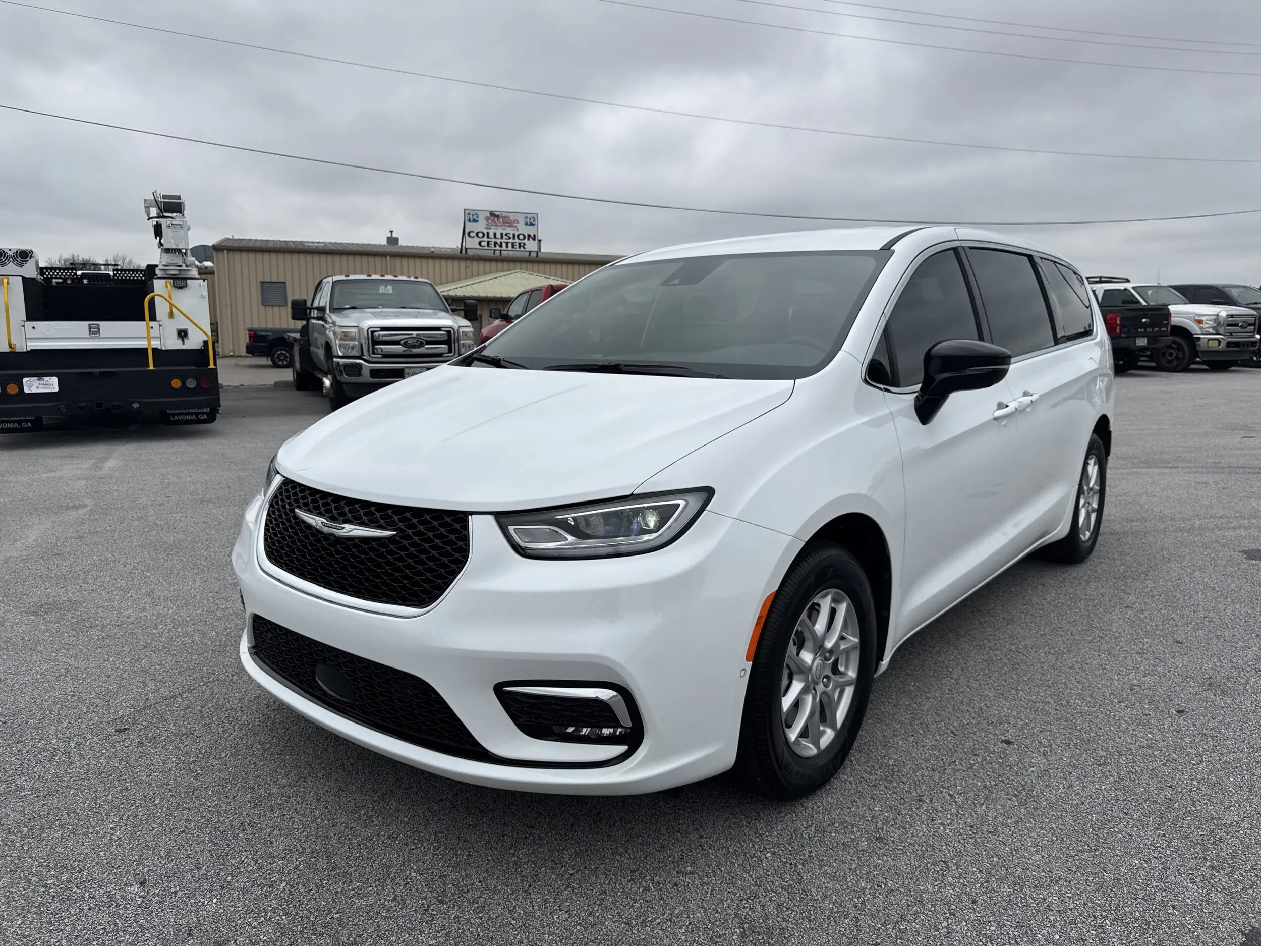 Vehicle Image 2