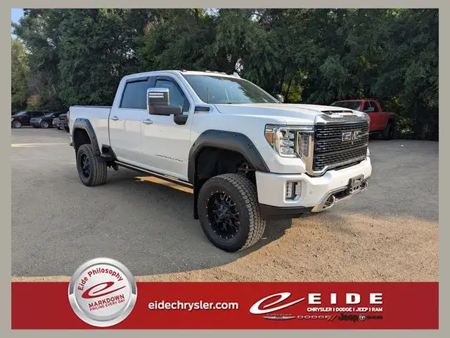 2023 GMC Sierra 4WD Crew Cab Standard Box Denali's photo