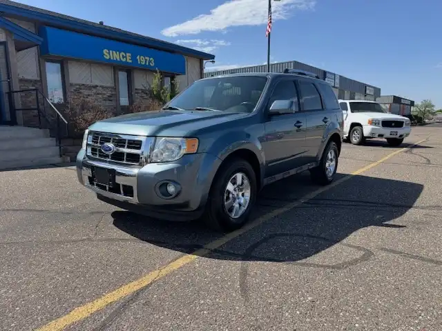 2011 Ford Escape Limited's photo