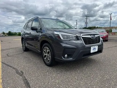 2021 Subaru Forester Premium photo 3