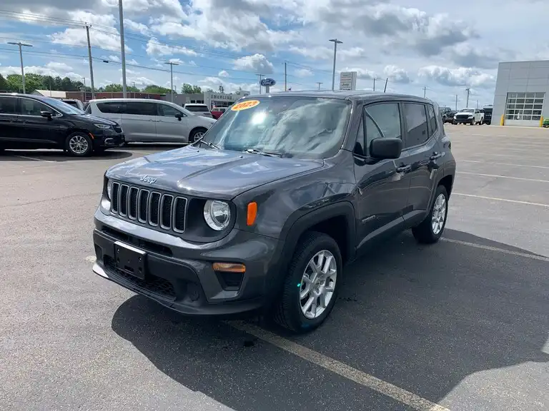 2023 Jeep Renegade Latitude 4WD's photo