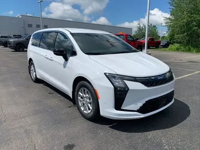 2027 Chrysler Pacifica Select photo 3