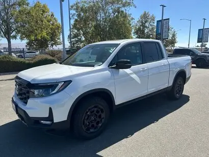 2025 Honda Ridgeline TrailSport Plus photo 5