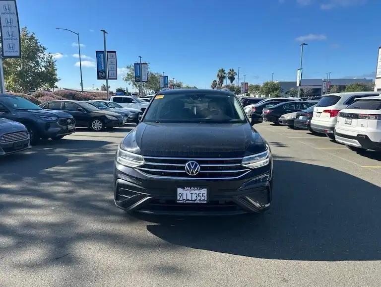 2022 Volkswagen Tiguan 2.0T SE's photo