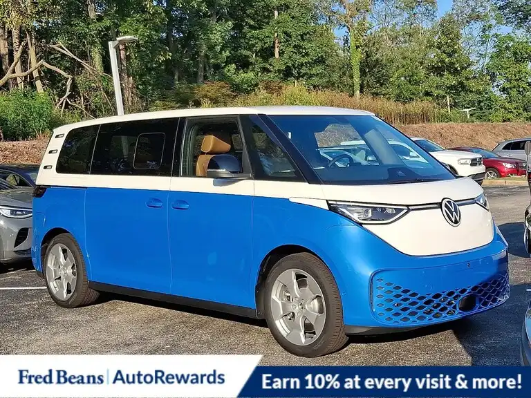 2025 Volkswagen ID. Buzz Pro S Plus 4Motion's photo