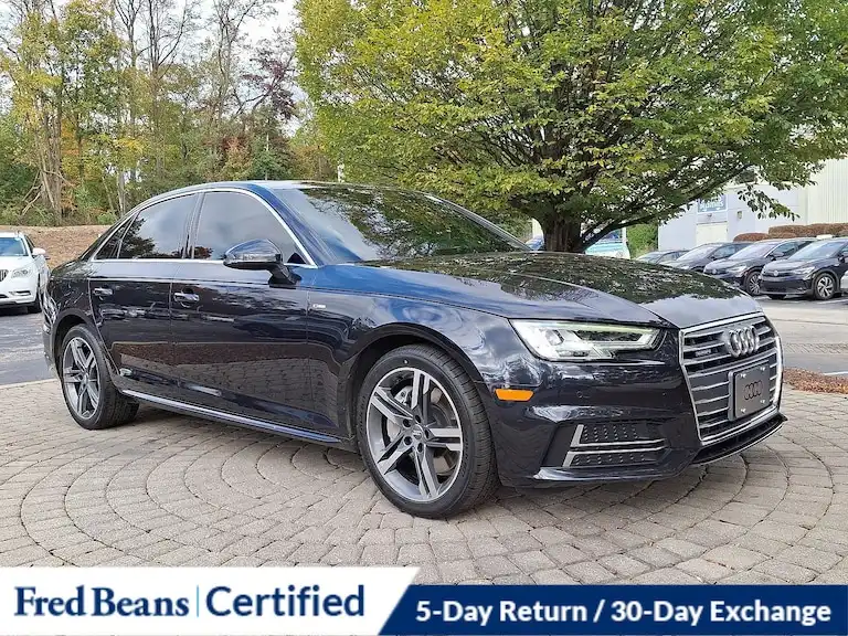 2018 Audi A4 2.0T quattro S tronic Premium Plus's photo
