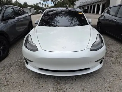 2021 Tesla Model 3 Standard Range Plus photo 2