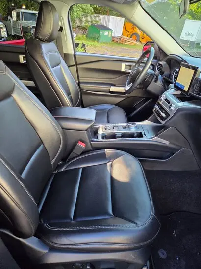 2020 Ford Explorer XLT 4WD photo 4