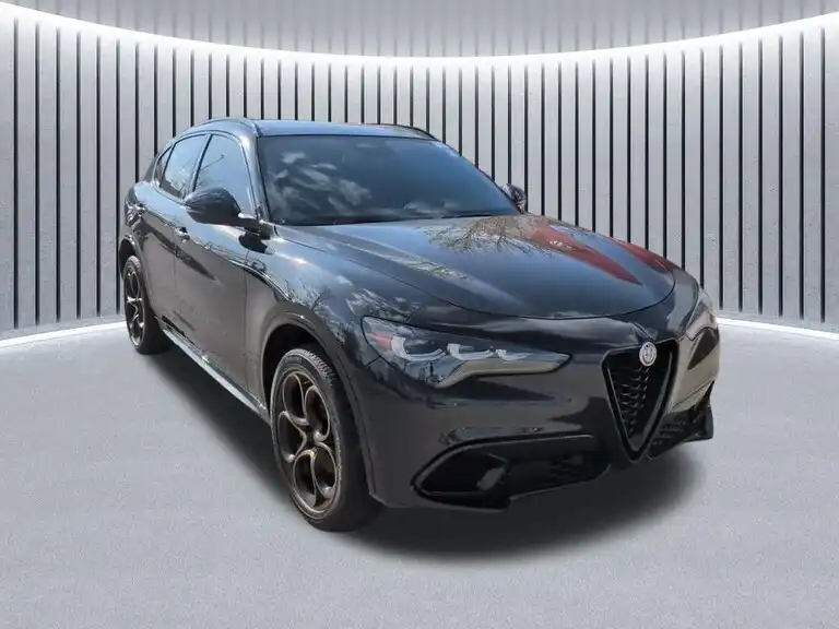 2025 Alfa Romeo Stelvio Intensa AWD's photo