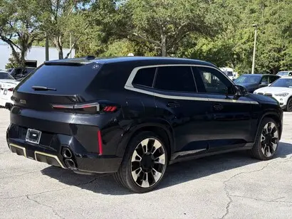 2023 BMW XM Base photo 3