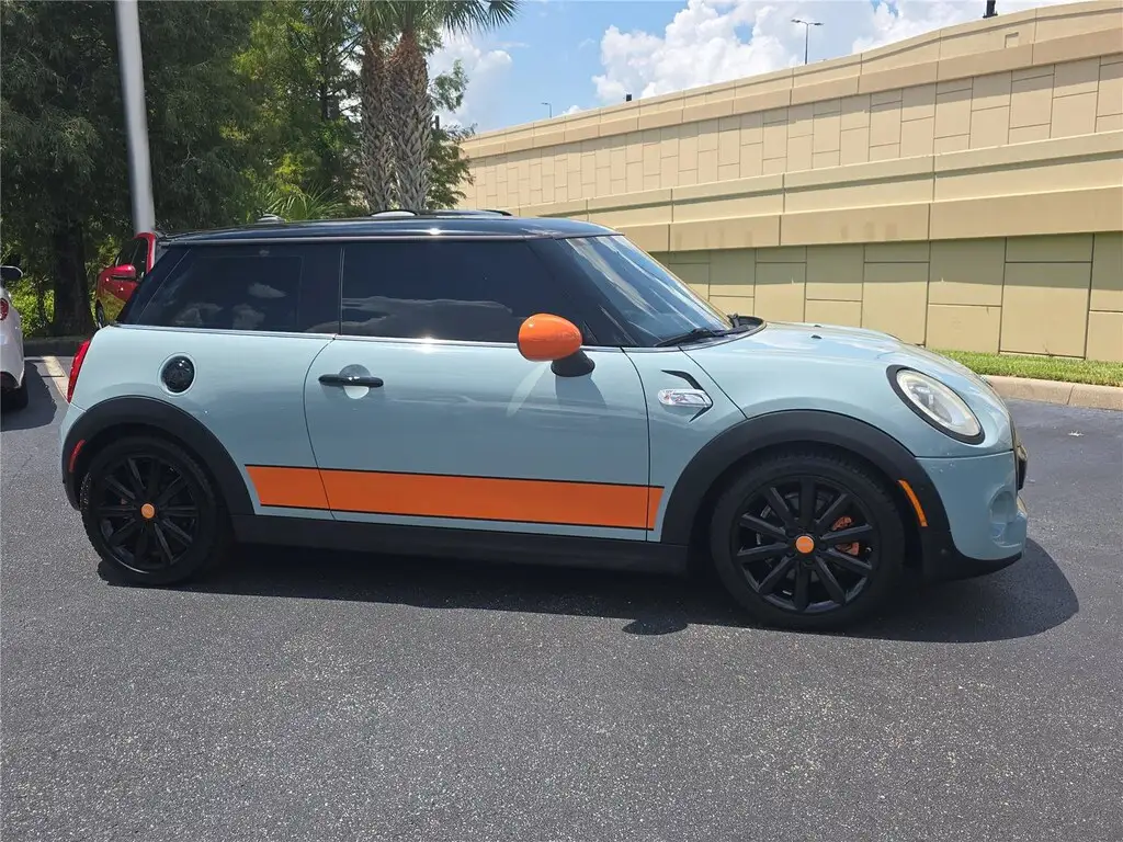 2018 MINI Cooper S photo 1