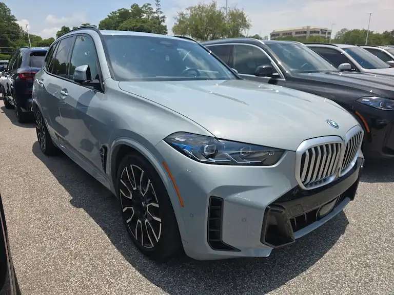 2024 BMW X5 xDrive50e's photo