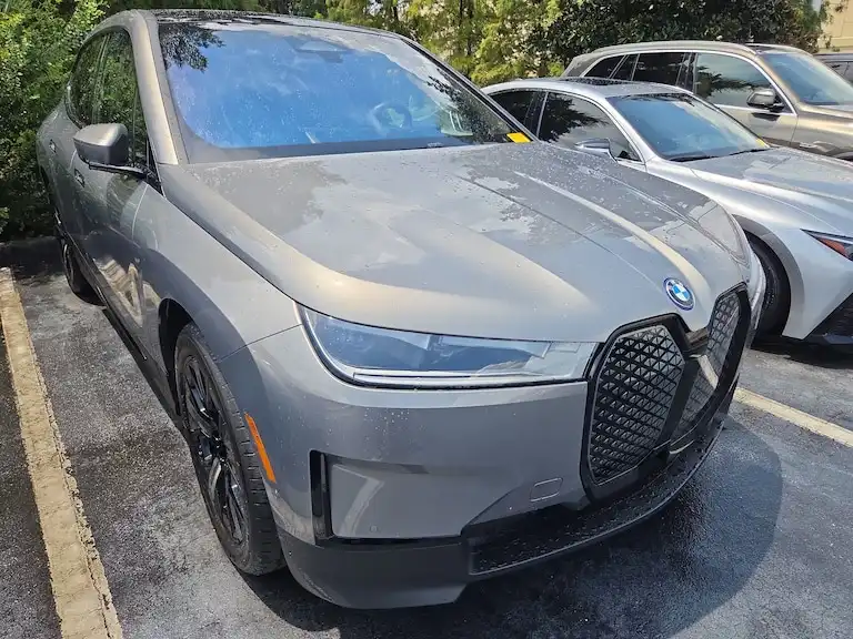 2025 BMW iX xDrive50's photo