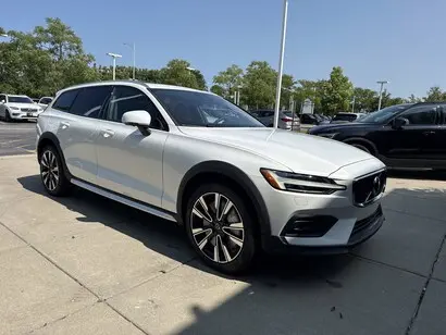 2026 Volvo V60 Cross Country B5 Ultra AWD photo 4