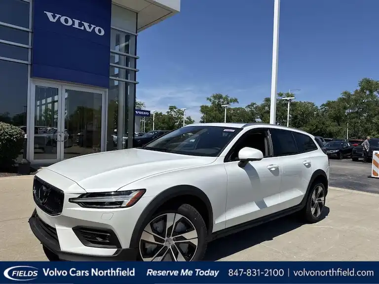 2026 Volvo V60 Cross Country B5 Plus AWD's photo