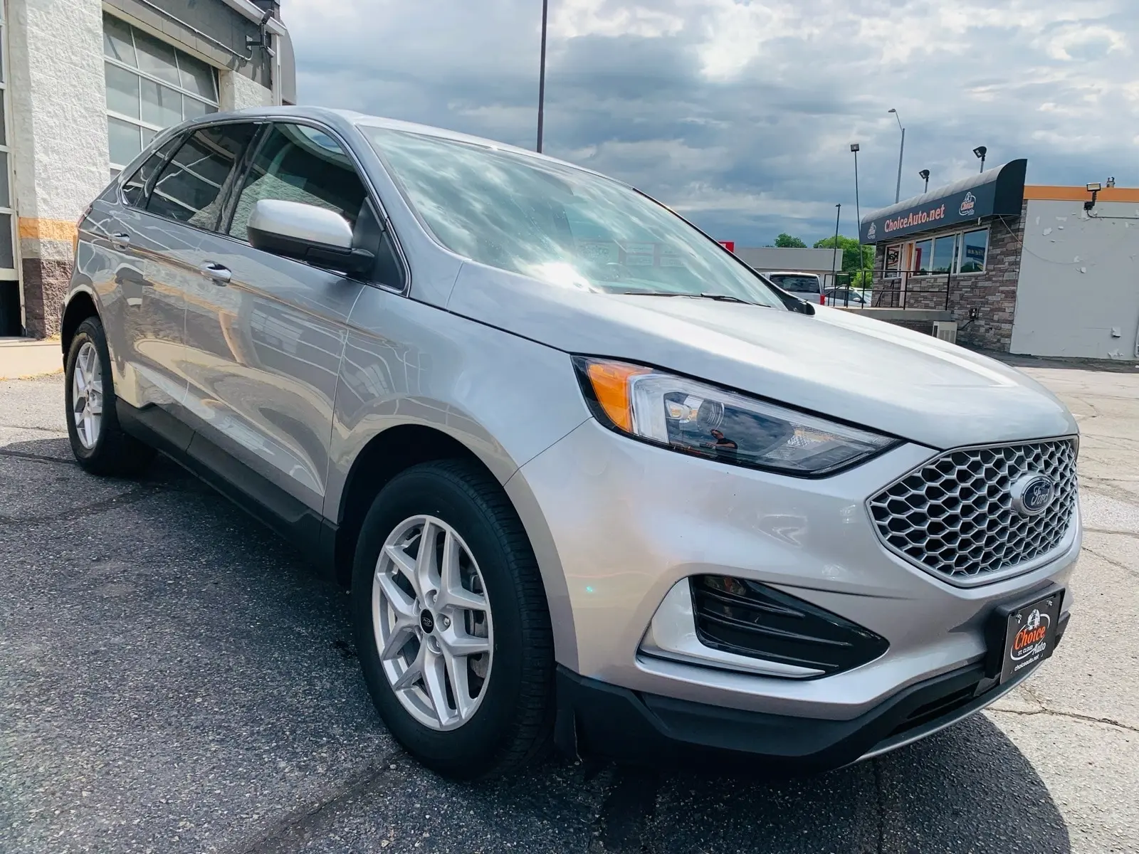 Vehicle Image 2