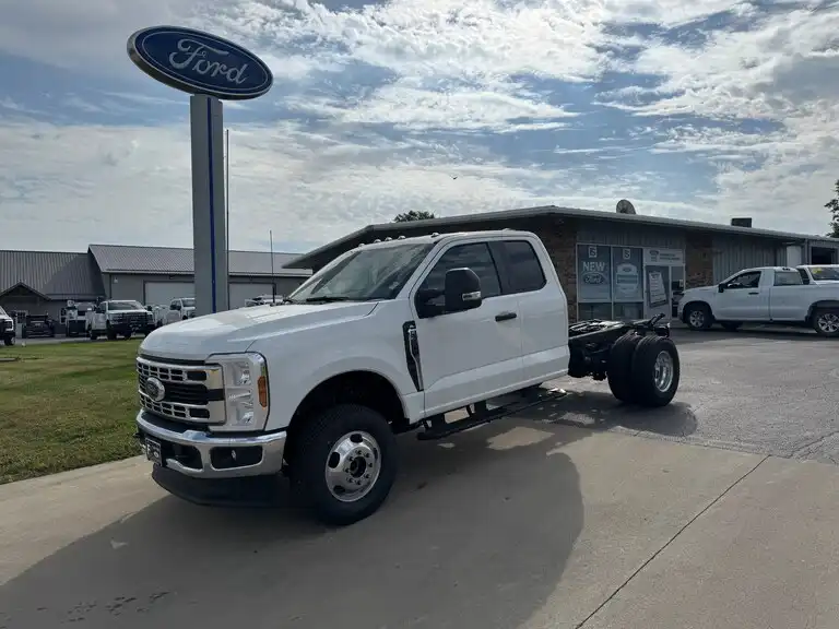 2025 Ford F-350 XL 4x4 SuperCab 168-In DRW's photo