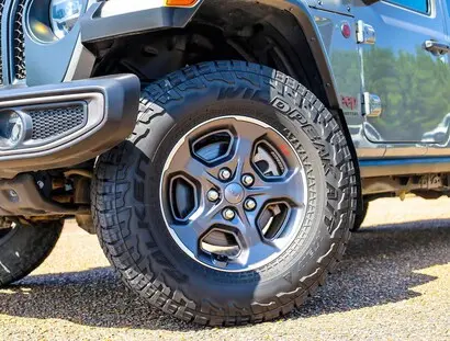 2021 Jeep Gladiator Rubicon photo 2