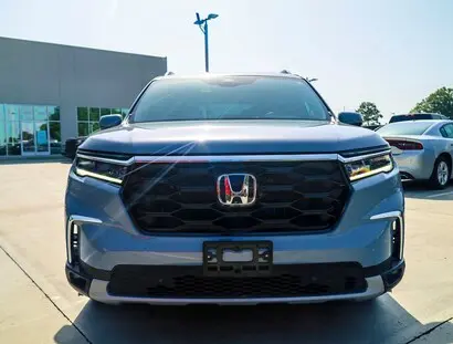 2024 Honda Pilot Touring AWD photo 3