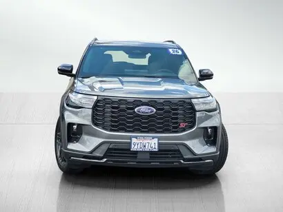 2026 Ford Explorer ST 4WD photo 2
