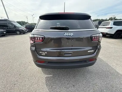2021 Jeep Compass Latitude 4X4 photo 4