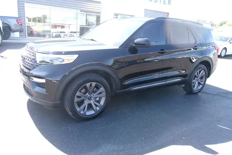 2023 Ford Explorer XLT 4WD's photo