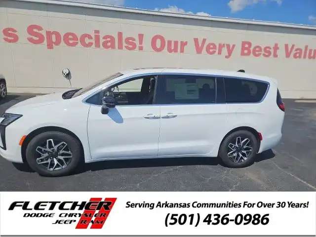 2027 Chrysler Pacifica Limited's photo