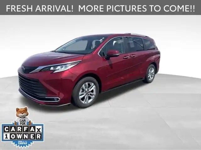 2024 Toyota Sienna Limited 7-Passenger Hybrid AWD's photo