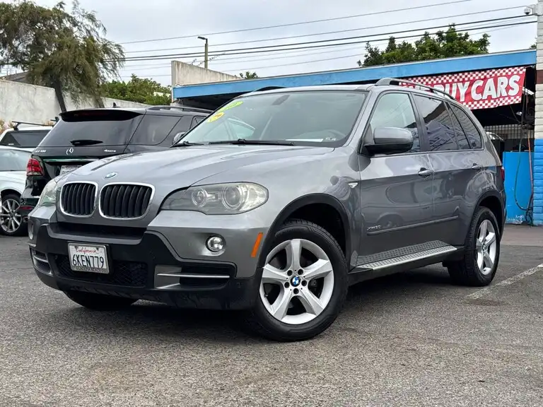 2010 BMW X5 xDrive30i's photo