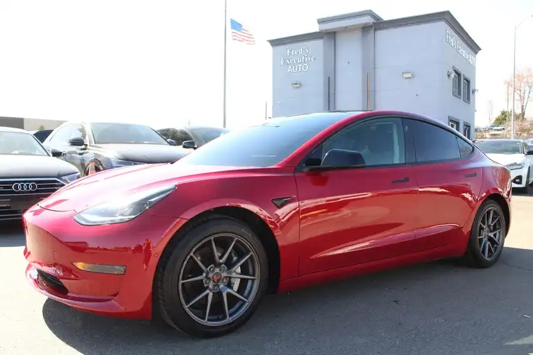 2021 Tesla Model 3 Standard Range Plus's photo