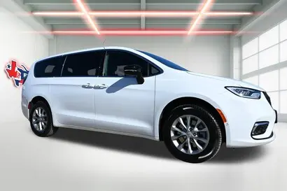 2026 Chrysler Pacifica Select AWD photo 4