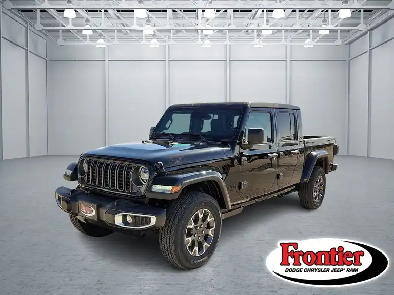 2026 Jeep Gladiator Sahara Auto's photo