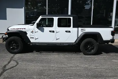 2021 Jeep Gladiator Mojave photo 2