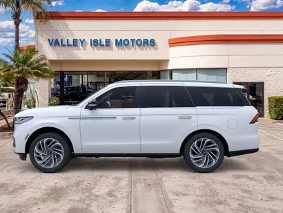 2025 Lincoln Navigator Reserve 4WD photo 3