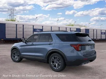 2026 Ford Explorer Active 4WD photo 4
