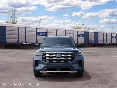 2027 Ford Explorer Active 4WD 200A photo 3
