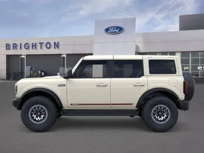 2026 Ford Bronco Outer Banks 4x4 photo 3