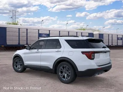 2026 Ford Explorer Active 4WD photo 4
