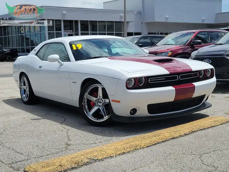 2019 Dodge Challenger R/T Plus's photo