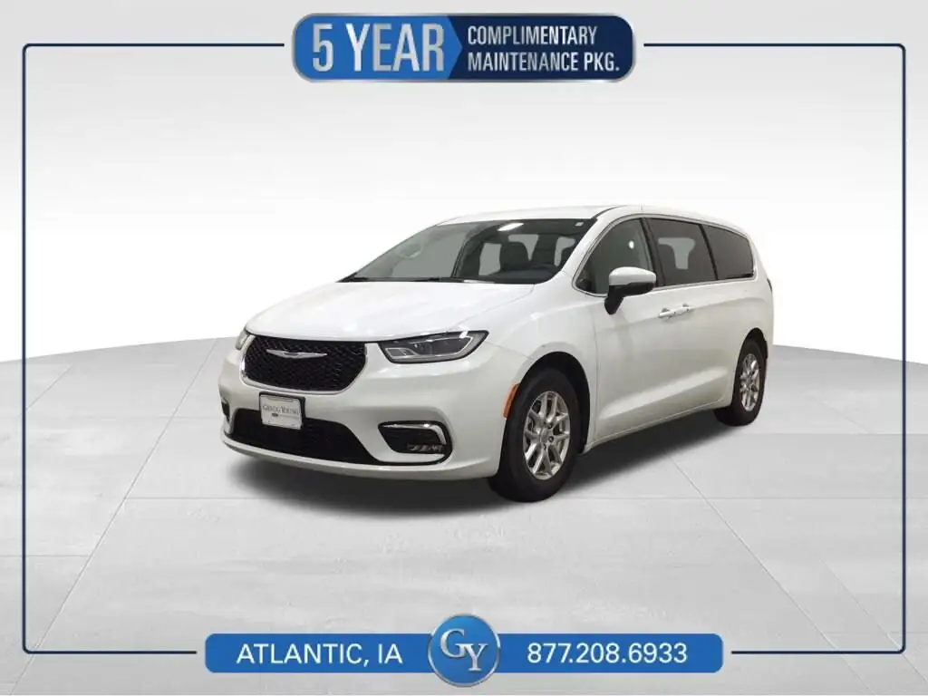 2023 Chrysler Pacifica Touring L photo 1
