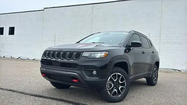 2026 Jeep Compass Trailhawk 4WD photo 1