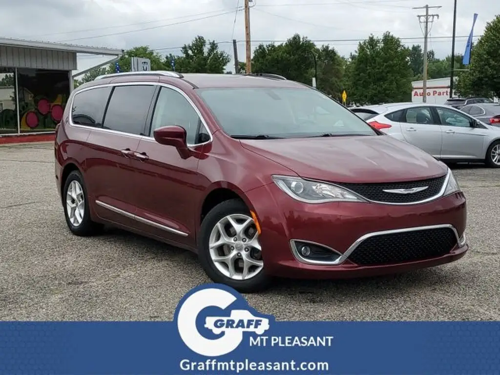 2018 Chrysler Pacifica Touring L Plus photo 1