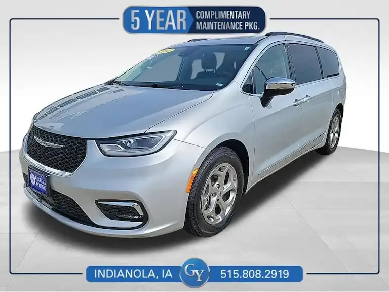 2023 Chrysler Pacifica Limited's photo