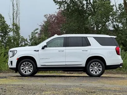 2024 GMC Yukon 4WD Denali photo 4