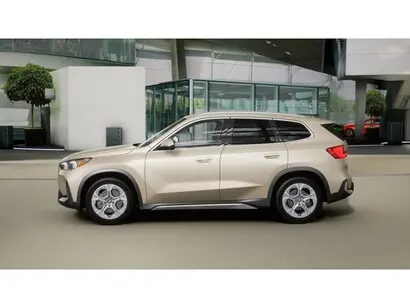 2027 BMW X1 xDrive28i photo 4