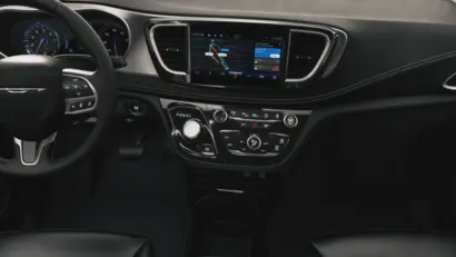 2027 Chrysler Pacifica Select photo 5