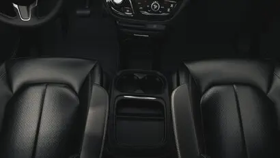 2027 Chrysler Pacifica Select photo 4