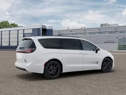 2027 Chrysler Pacifica Select AWD photo 2