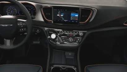 2027 Chrysler Pacifica Pinnacle AWD photo 4